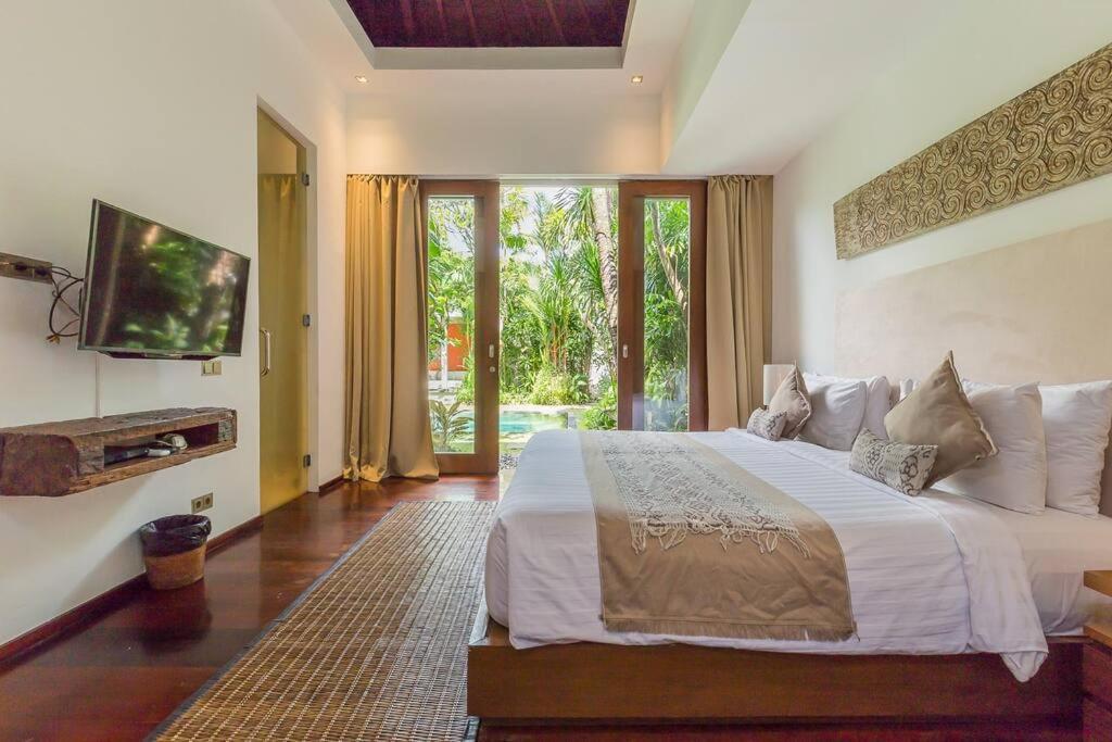 Eshara 23 An Amazing 5 Bedroom Pool Walking Distance To