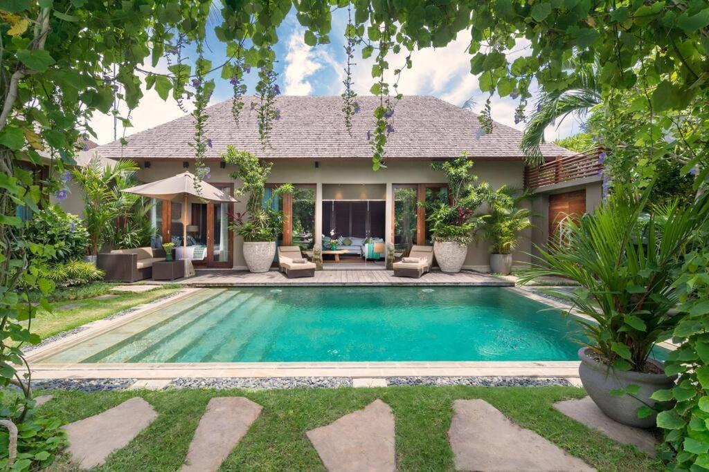 Villa Eshara 23 An Amazing 5 Bedroom Pool Walking Distance To Seminyak (Bali)