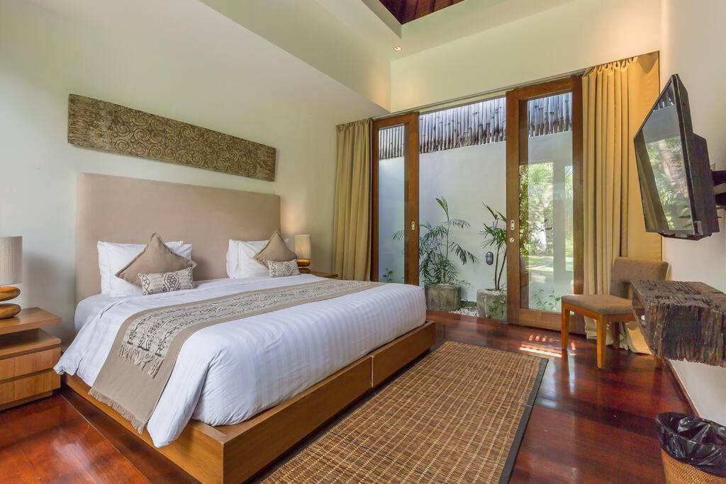 Eshara 23 An Amazing 5 Bedroom Pool Walking Distance To * Seminyak (Bali)