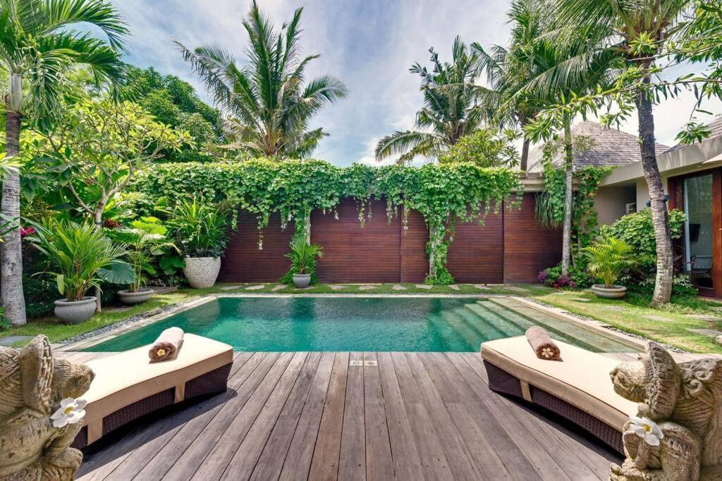 Eshara 23 An Amazing 5 Bedroom Pool Walking Distance To Villa Seminyak (Bali)