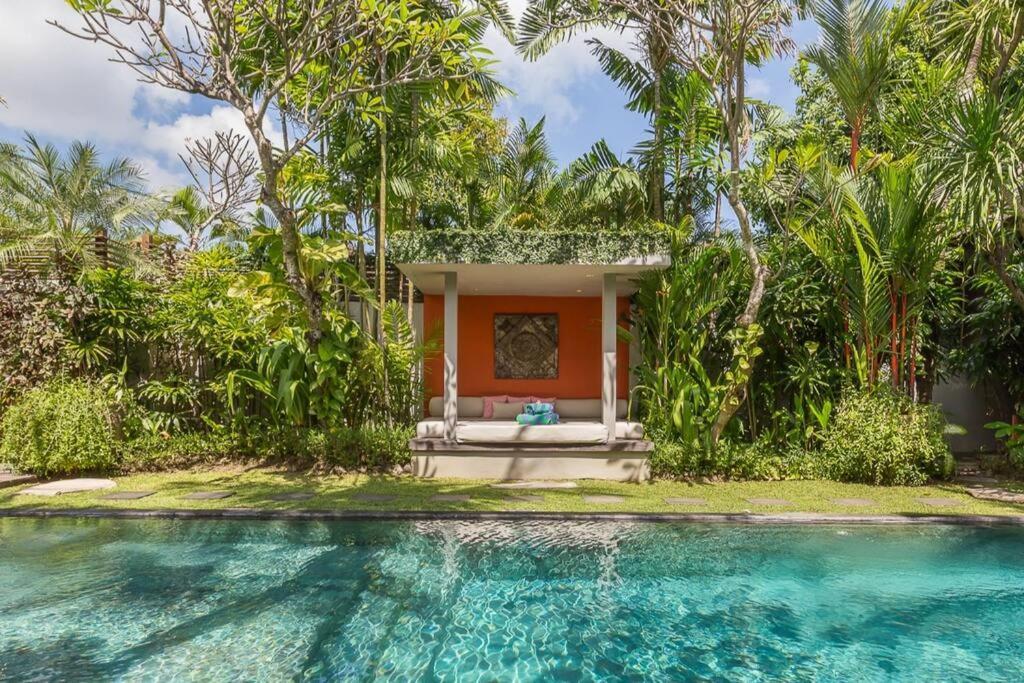 Eshara 23 An Amazing 5 Bedroom Pool Walking Distance To *