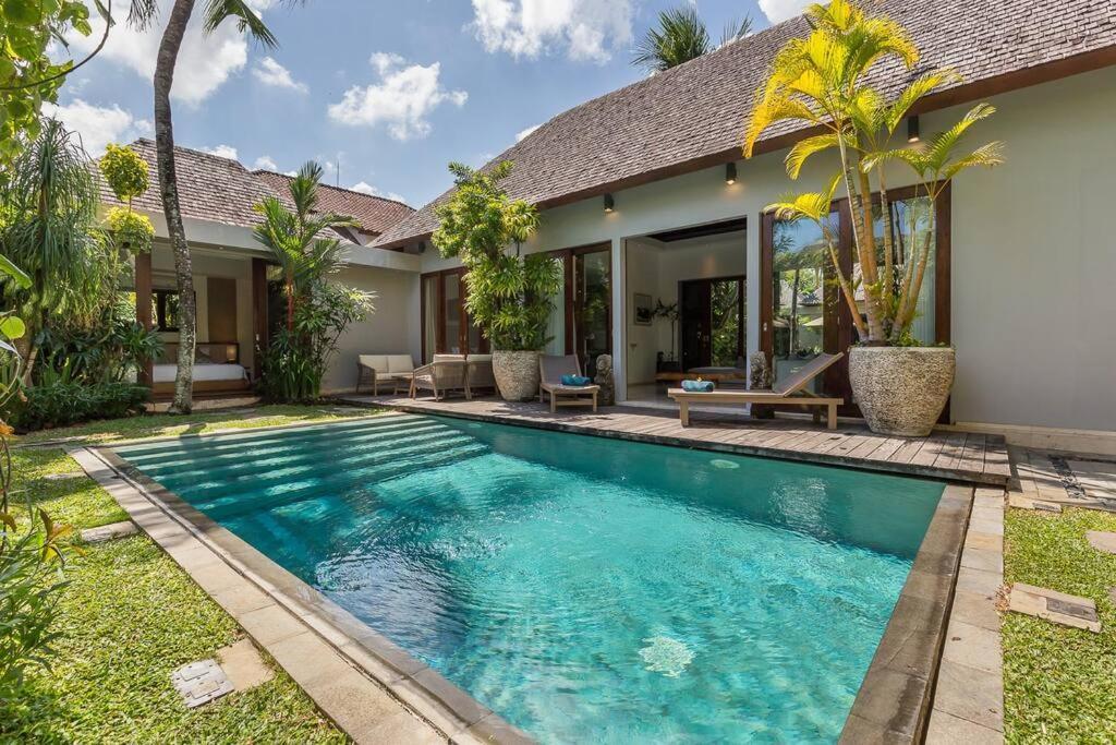 Villa Eshara 23 An Amazing 5 Bedroom Pool Walking Distance To Seminyak (Bali)